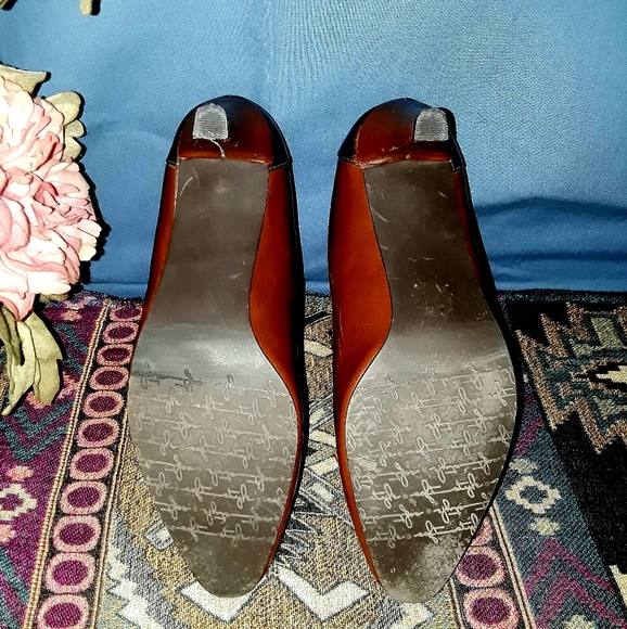 Soft Styles Brown Pumps - Picture 7 of 8